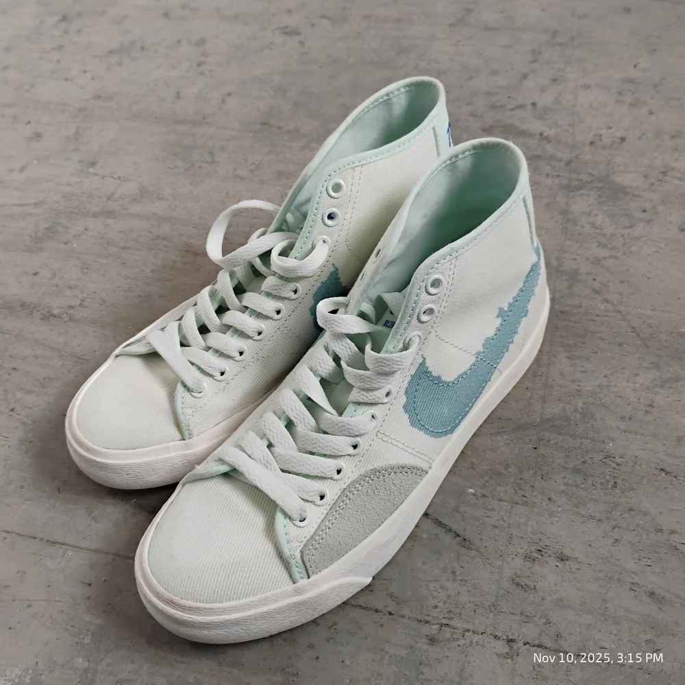 Nike Women's Size 5 High-Top Sneakers in Light Blue and White - Nike Check - Picture 1 of 6